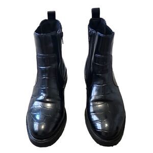 Jeffrey Campbell Black CrocEmbossed Patent Leather Chelsea Ankle Boots Sz 6